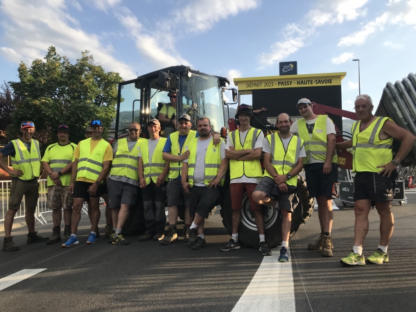 les_hommes_en_jaune_c_mairie.jpeg